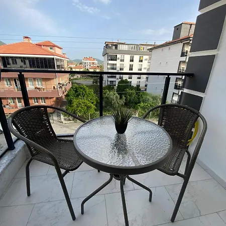Comfortable, Stylish, Centrally Located Apartment
